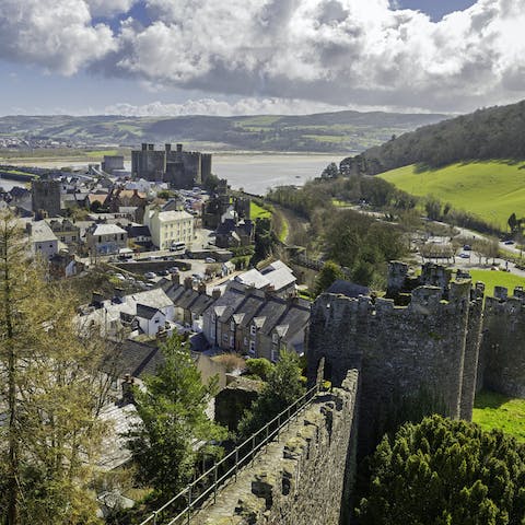 Enjoy harbourside living in the heart of quaint Conwy