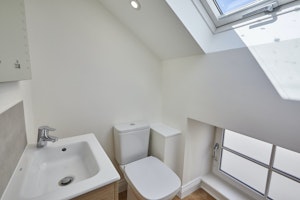 Whitby Seaside Retreat image 12