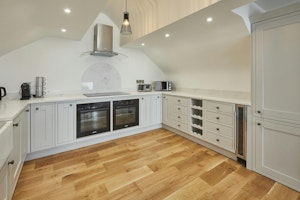 Whitby Seaside Retreat image 9