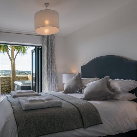 Slumber in the cosy bedroom overlooking the ocean