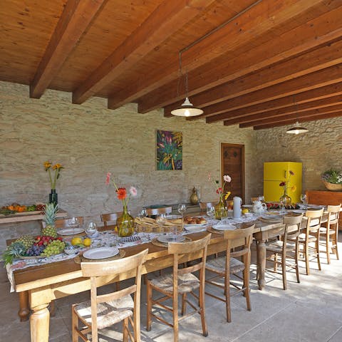 Gather around the alfresco dining table for memorable feasts