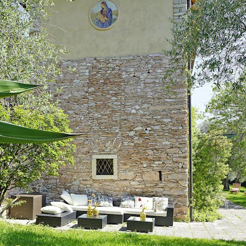 Sit back with a glass of Nebbiolo in the outdoor lounge