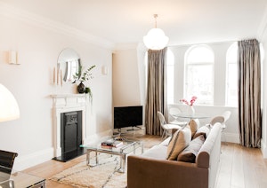 Welbeck Street Seven image 3