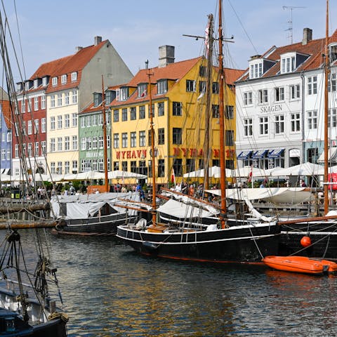 Sample the local street food whilst strolling along the harbour