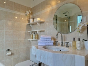 Olive & Azur image 15