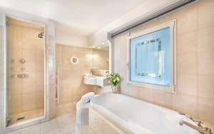 Olive & Azur image 14
