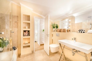 Olive & Azur image 12