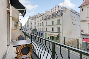 Ivy Over Bastille image 7