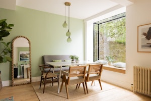 Oasis in London image 15