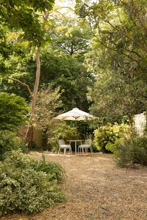 Oasis in London image 12