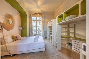 Haussmann & Courtyard Light image 12