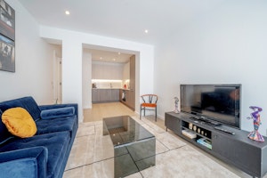 Aldgate Ace image 4