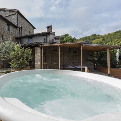 Gaze out at the Umbrian countryside from the comfort of the hot tub