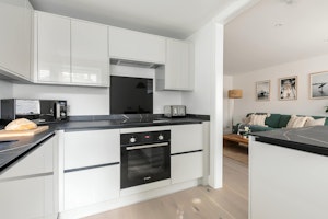 Sunshine & Penryn image 2
