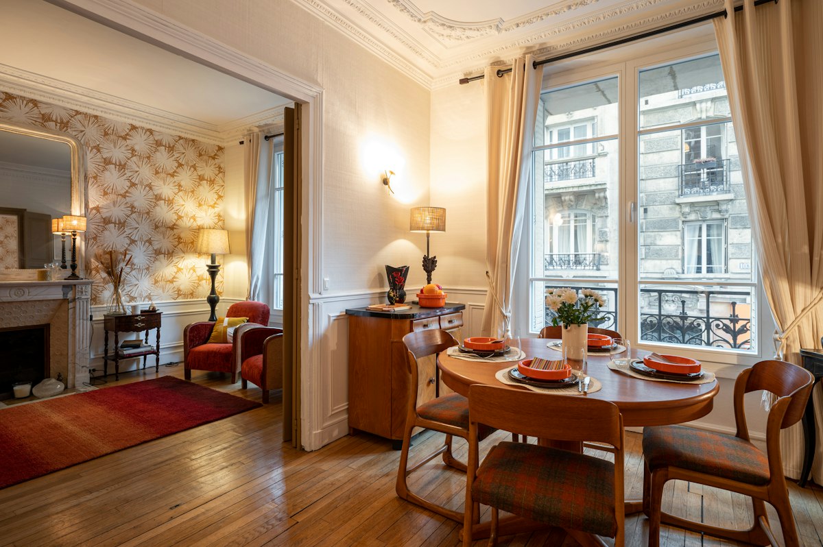 Amber & Claw, Ile-de-France