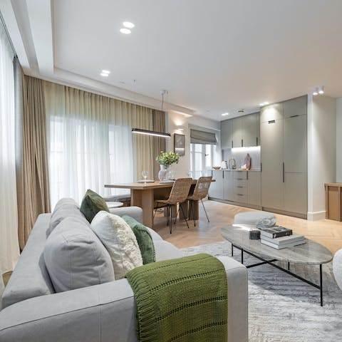 Stretch out in the living area after a day of soaking up London's attractions