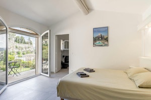 Roman Vista image 14