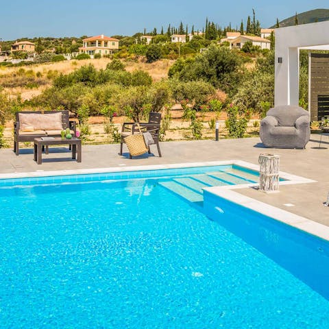 Float under the sunshine in the private swimming pool 
