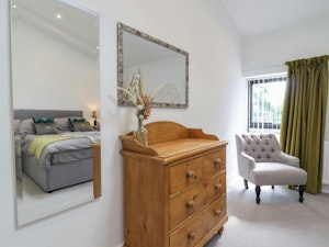 The Kentish Rose image 4