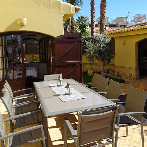 Enjoy alfresco meals in the blissful Algarve sunshine