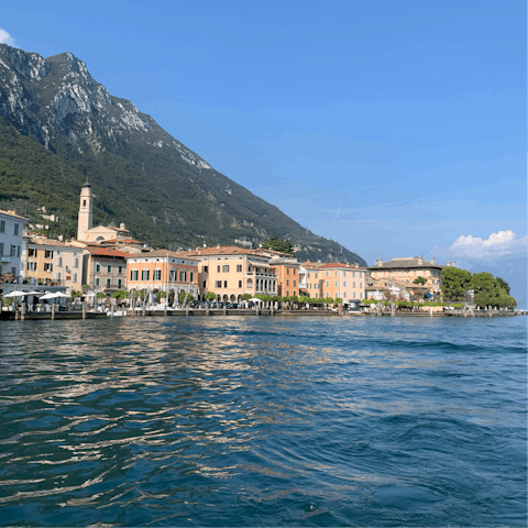 Stay on the shores of Lake Garda, 5km from Gardone