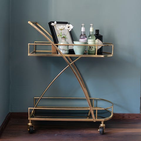 Mix your favourite drinks on the bar cart in the evening