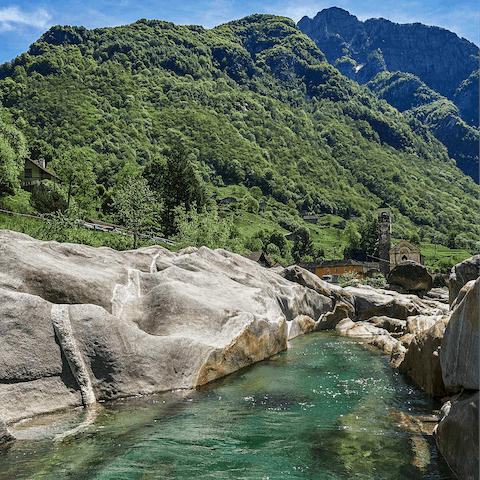 Enjoy the mountainous beauty surrounding Ticino 