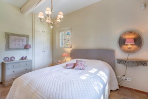 Orchid Room image 4