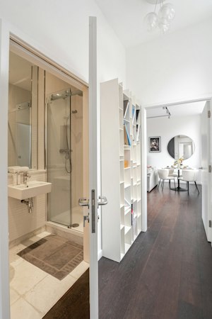 The Soho Sophisticate image 11