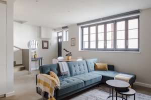 The London Muse image 1