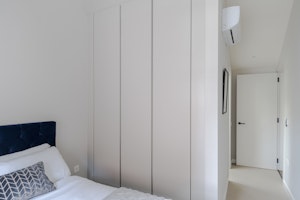 The London Muse image 7