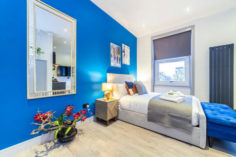 Earl's Court Breeze additional image