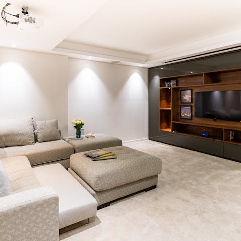 Stretch out in the home cinema room for a cosy nights dedicated to comfort and relaxation