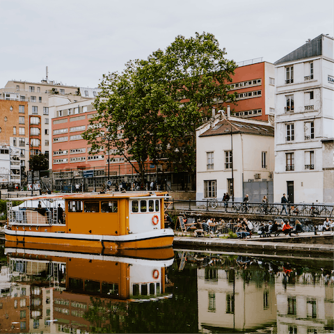 Hang out in the cool bars and cafes along the Canal Saint-Martin