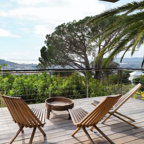 Sit out on your private deck with a glass of crisp white wine  for unbeatable views of terrific Table Mountain