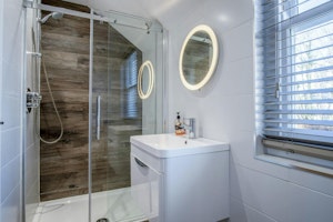 Harbour Retreat Restful image 12