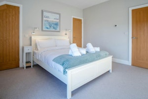 Harbour Retreat Restful image 6