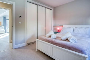 Harbour Retreat Restful image 4