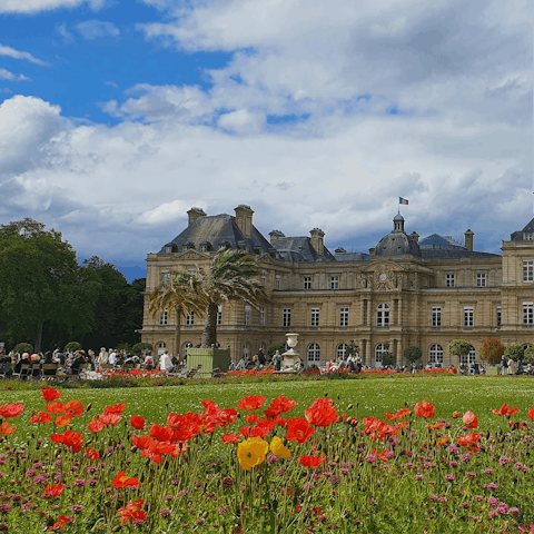 Go for a morning stroll around Luxembourg Gardens, 700m away