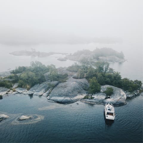Witness the breathtaking beauty of the Stockholm archipelago from the water