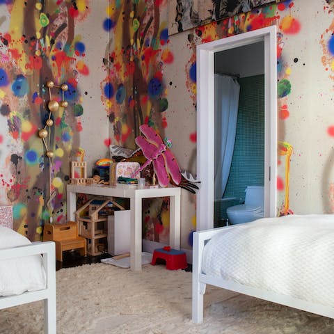 Entertain the children in a vibrant and colourful bedroom