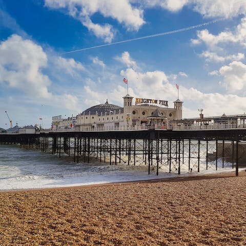 Reach the seaside city of Brighton, just a ten-minute drive away