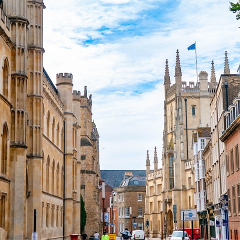Stay in the Cambridgeshire village of Huntingdon – just a forty-minute drive away from the city of Cambridge 