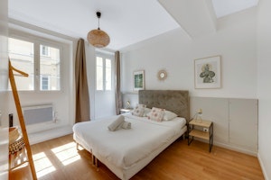 A Chic Vista image 5