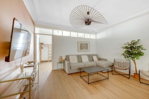 A Chic Vista image 4