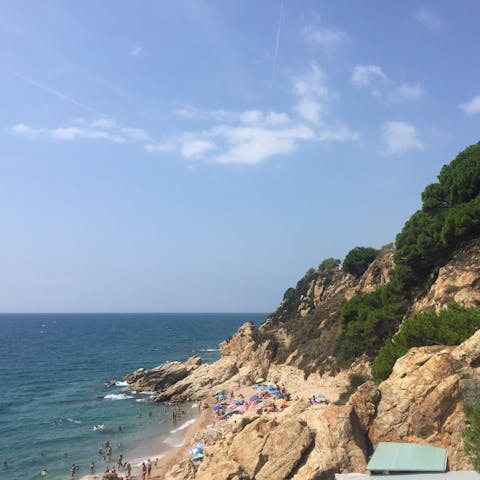 Stay in gorgeous, unspoilt Sant Pol de Mar, a four minute walk from the beach