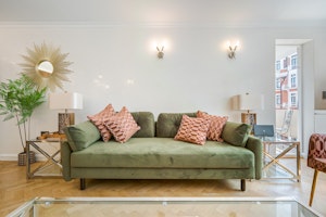 Charming Knightsbridge image 7