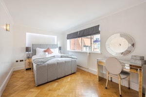 Charming Knightsbridge image 5