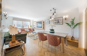 Charming Knightsbridge image 4