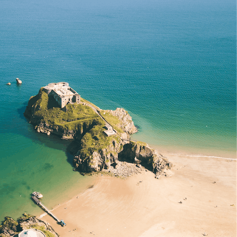 Discover Tenby's castle, sandy beaches and buzzy restaurants and shops –⁠ just a twenty-minute walk away